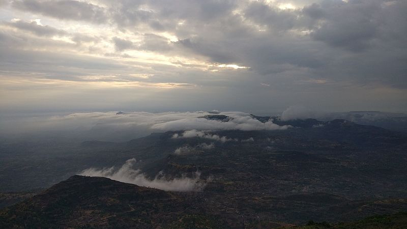 Kalsubai_peak_trek